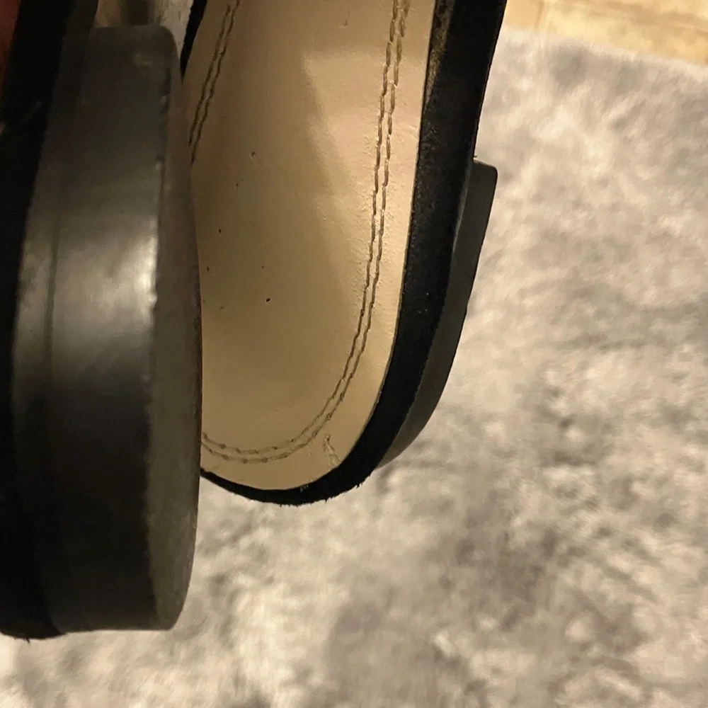 Elegant Black Suede Mules with Knot Detail - Picture 7 of 8